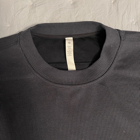 Lululemon “Softstreme” Cropped Oversized Ribbed Crewneck - Picture 5 of 9